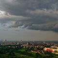 Mais chuva vindo aí: INMET emite alerta para mais de 1,2 mil cidades