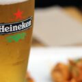 Heineken oferece 107 vagas de emprego em todo o país