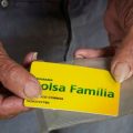 Bolsa Família deve retomar critérios de vacinação e assiduidade escolar