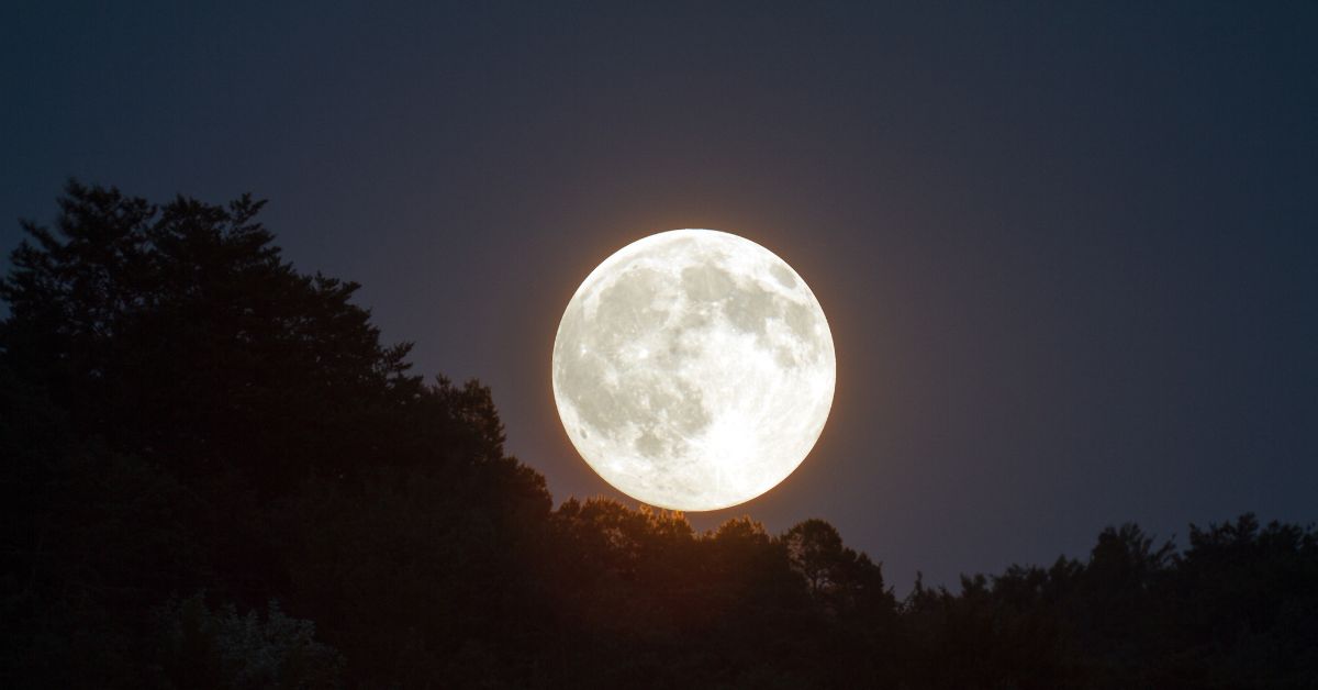 Super lua, super lua rosa, lua rosa, lua.