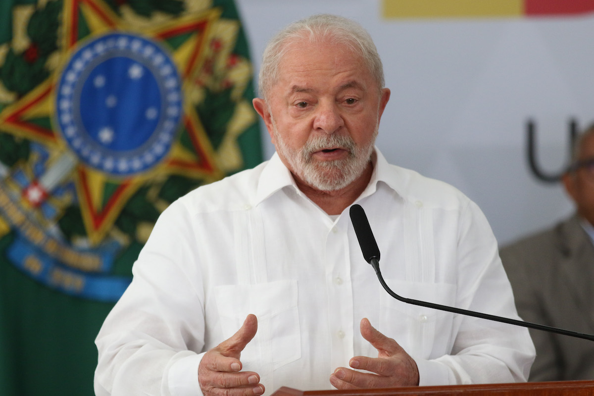 O presidente Lula participa, da cerimônia de sanção do PLN 2/23 e assinatura da Medida Provisória que concede reajuste de 9% aos servidores do Executivo federal. Foto José Cruz/Agência Brasil.