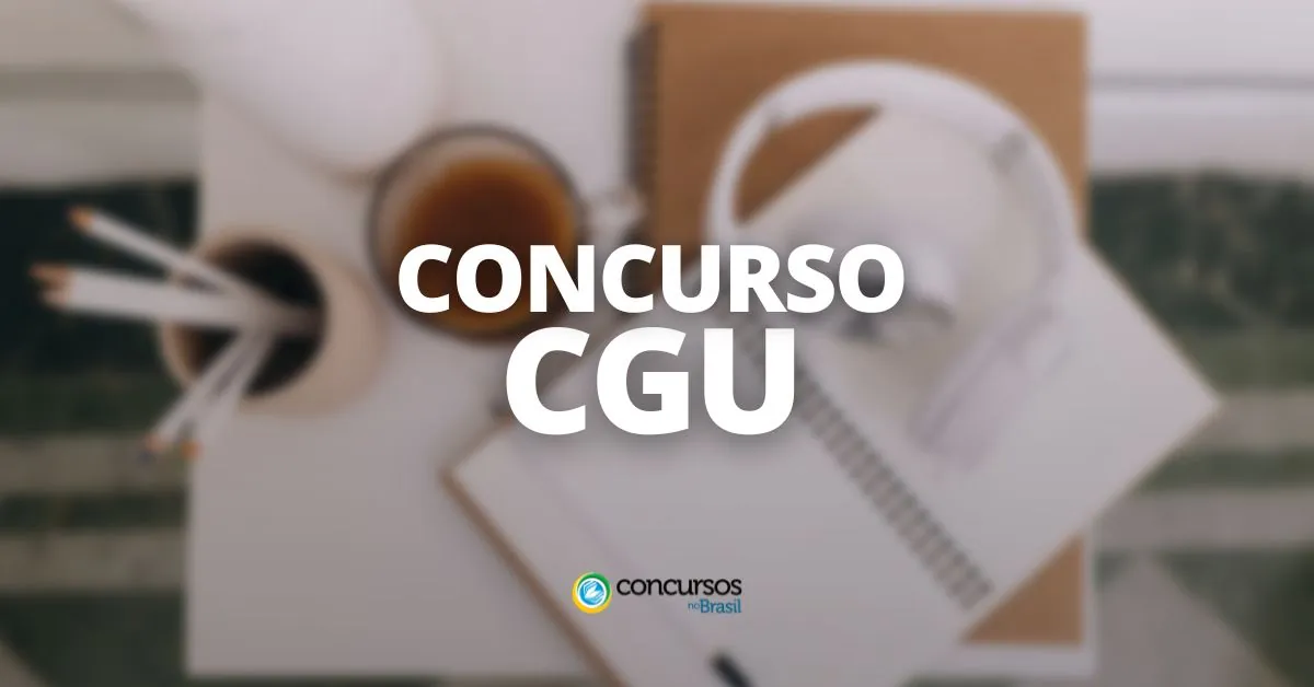 Caderno e café ao fundo, com destaque para texto "concurso CGU"