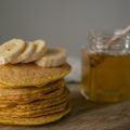 Aprenda a fazer panqueca saudável de aveia e banana