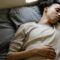 Você se lembra mais dos sonhos quando dorme mal, segundo a Ciência