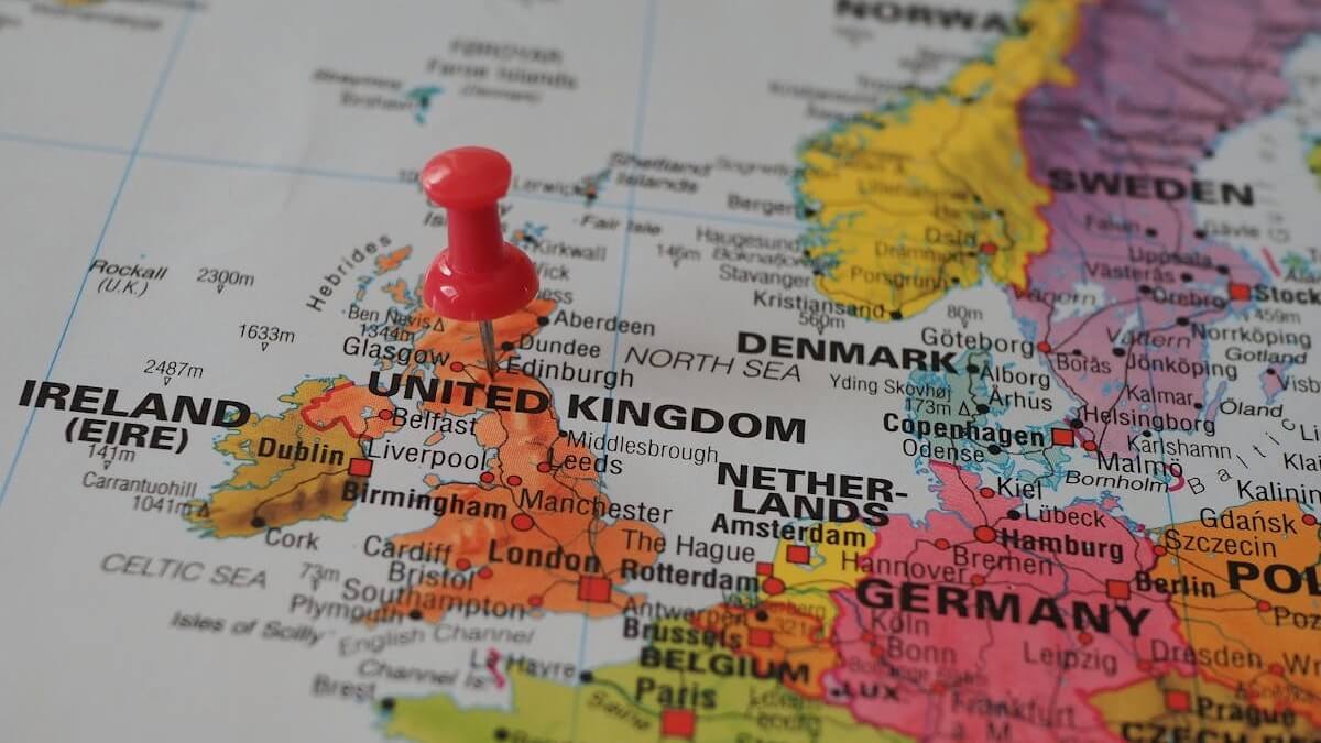 Qual é o país mais inteligente do mundo, qual a posição do Brasil no ranking de QI, quais são os 10 países mais tecnológicos do mundo, qual é o maior QI do mundo.