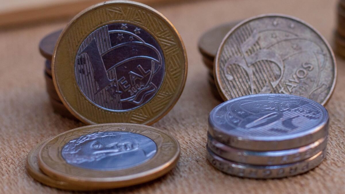 Quanto vale uma moeda de 1 real com defeito, qual moeda de 1 real está valendo 8 mil reais, a moeda de R$ 1 de 2008 vale algum valor, quais são as moedas raras de R$1 que valem dinheiro.