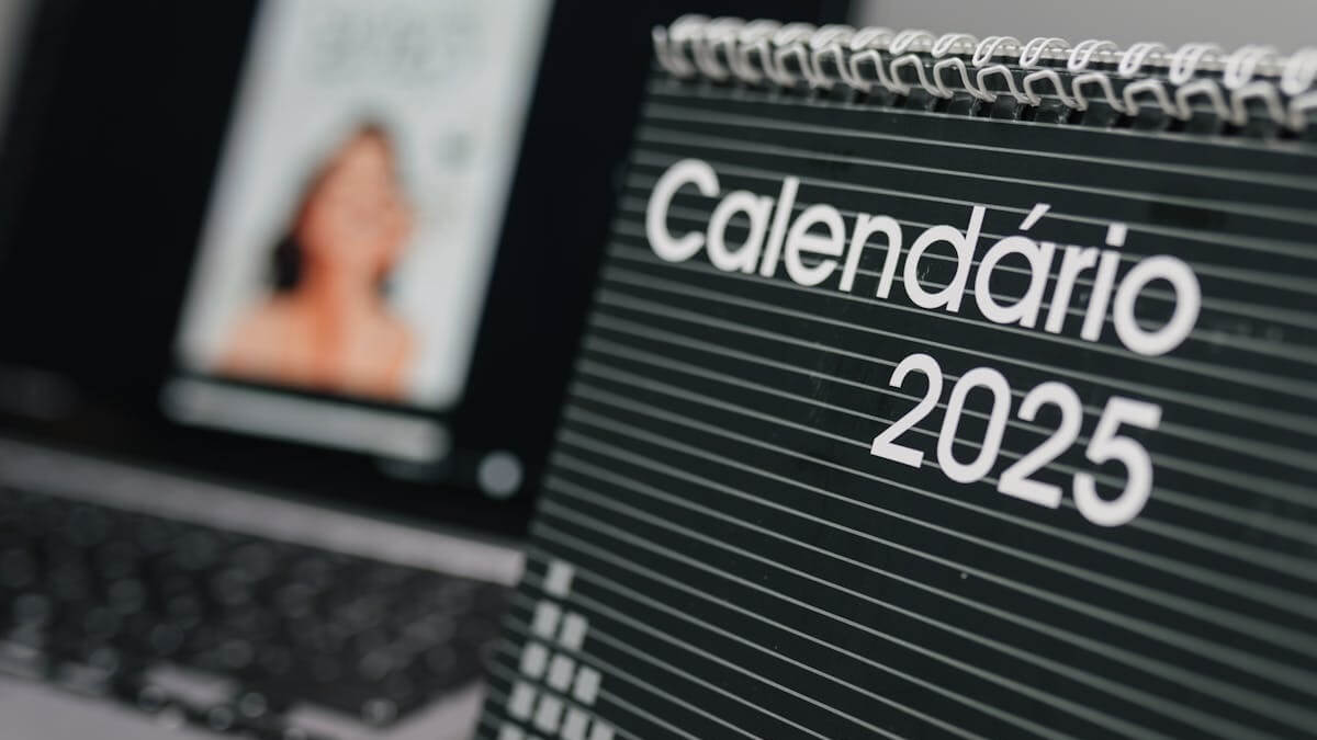 Quais os feriados de 2025 que vão cair na semana, quais são os próximos feriados prolongados em 2025, qual o melhor mês para tirar férias em 2025, quais são os próximos feriados daqui para frente.