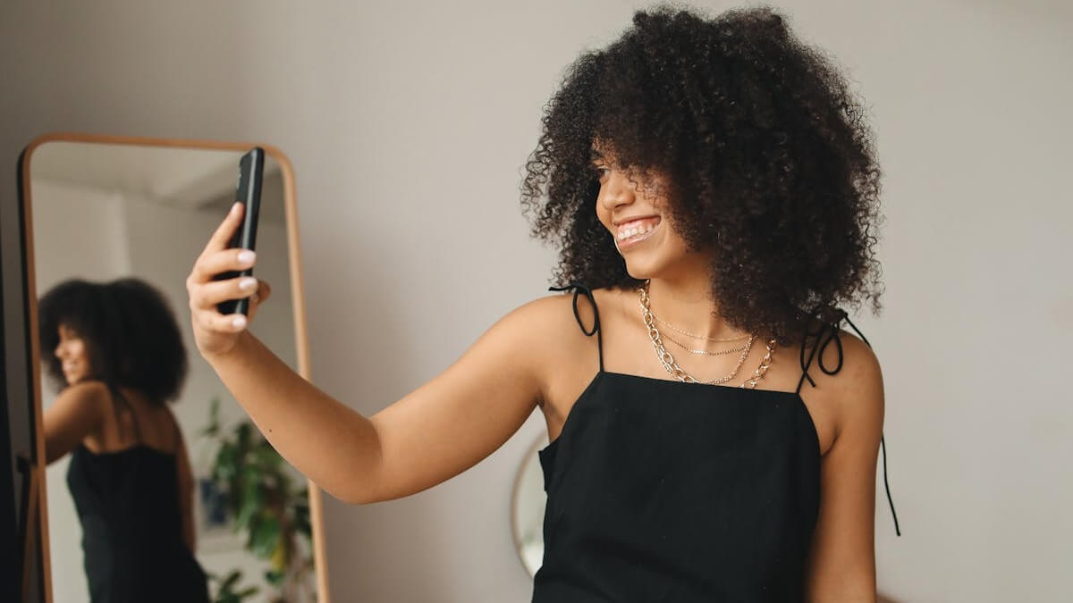 Qual o nome da fobia de tirar fotos, por que as pessoas gostam de tirar fotos, como se chama uma pessoa que gosta de tirar muitas fotos, como se chamam as pessoas que não gostam de postar fotos.