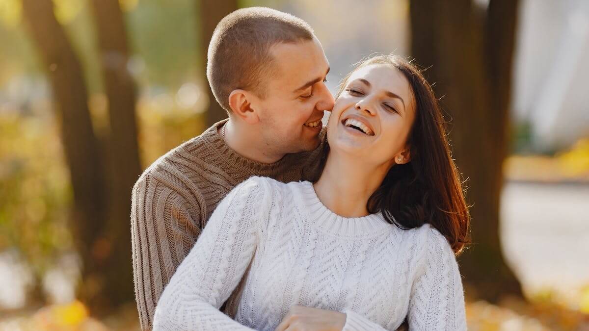 Quais são os sinais de um "eu te amo" disfarçado, como posso saber se alguém gosta de mim secretamente, quais são 5 sinais de que ele te ama, quais são os sinais de que ele gosta de você.