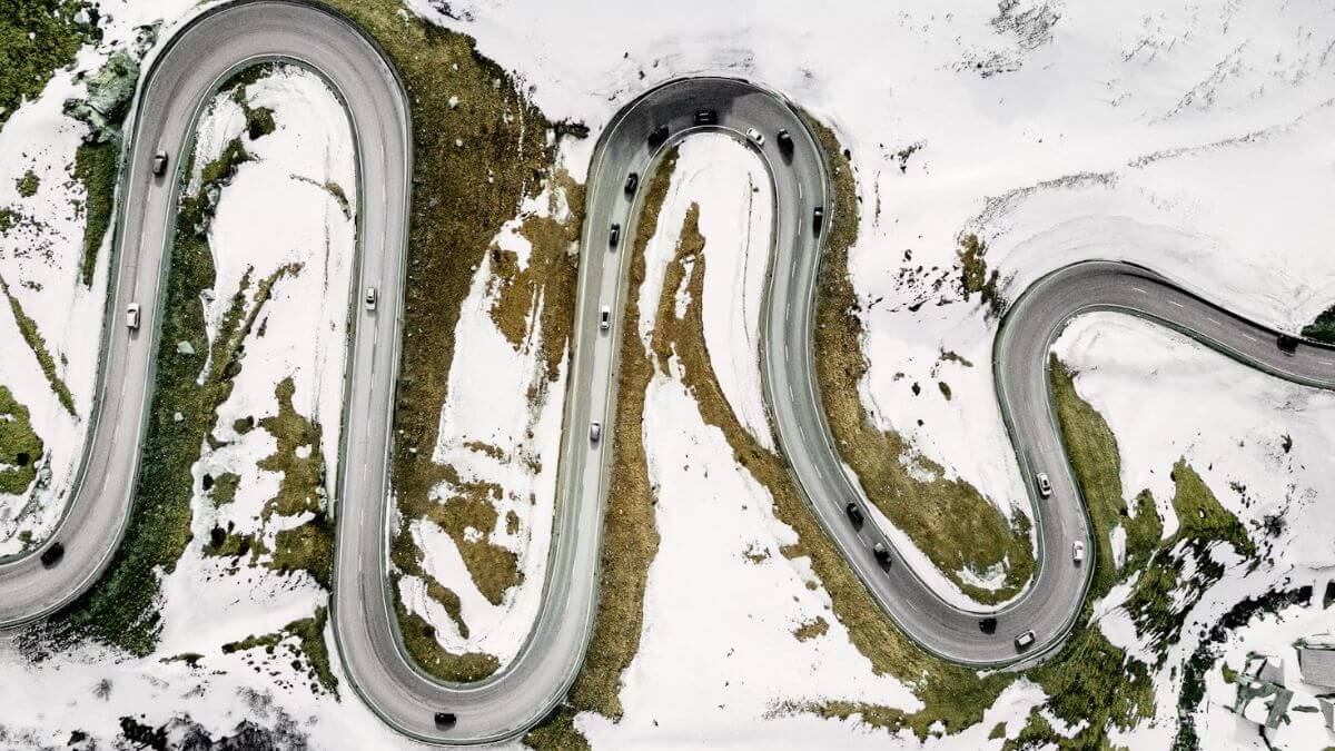 Zigue-zague ou zig-zag: qual é o certo no Português? 1 zigue-zague ou zig-zag?